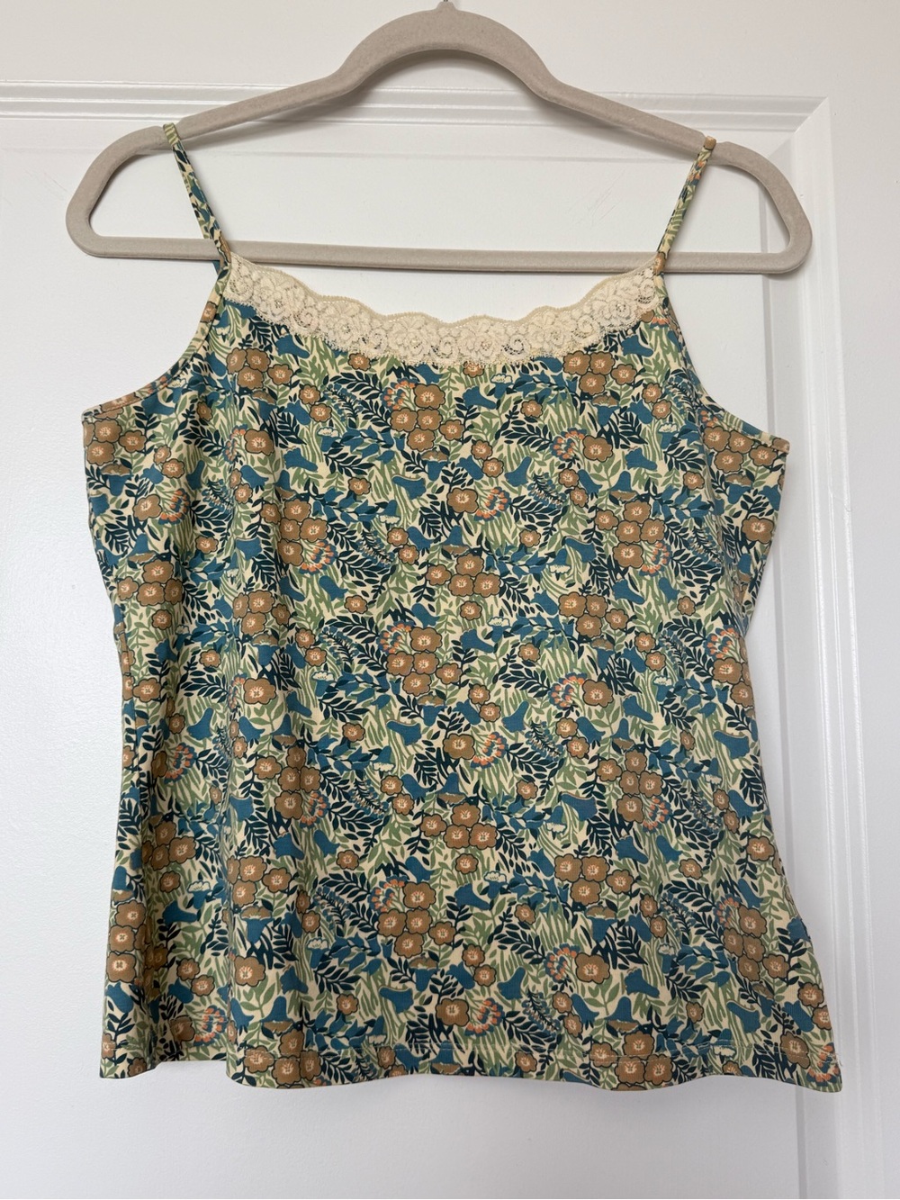 St. John’s Bay Floral Lace Trim Cami Top L Earthy Cottagecore Fairycore Cami
